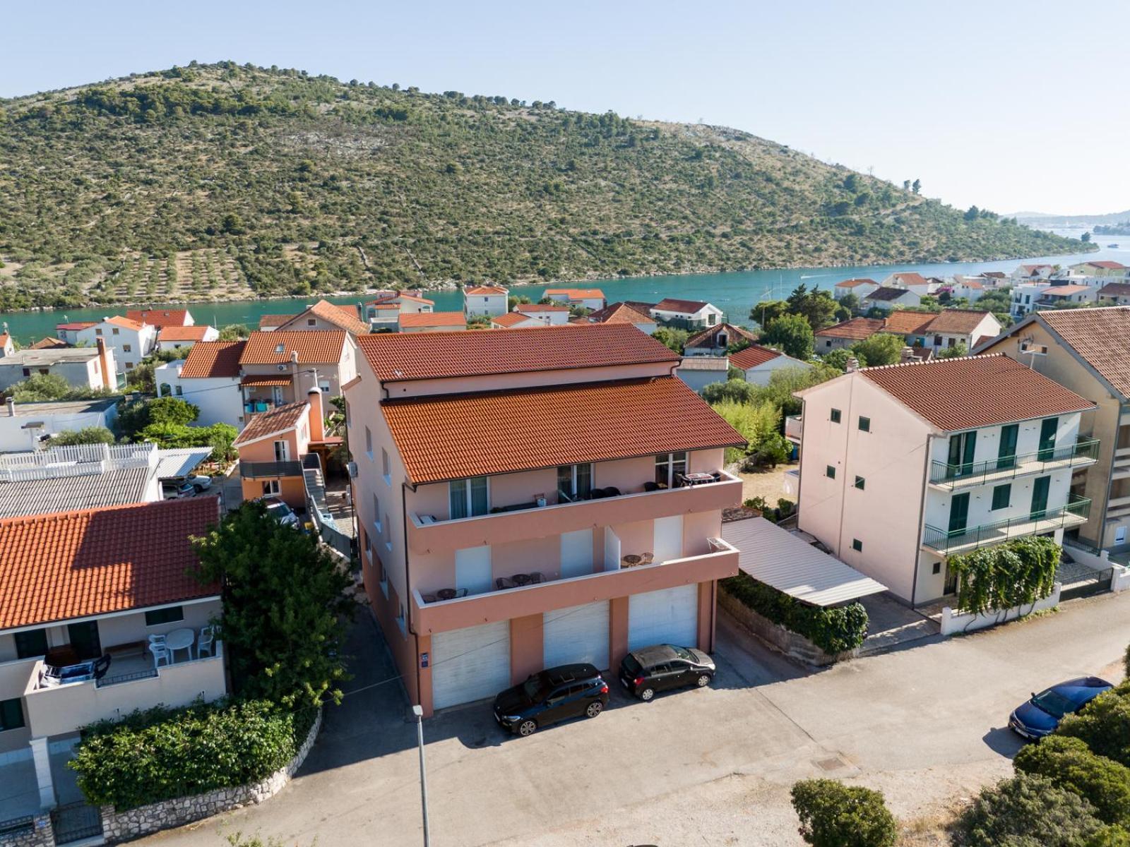 Apartments Villa Monique Rogoznica  Exterior photo