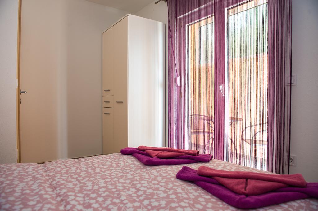 Apartments Villa Monique Rogoznica  Exterior photo